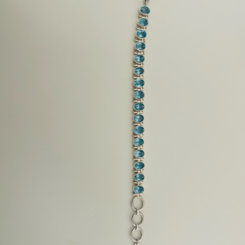 aCleoni Elegant Silver and Blue Topaz Bracelet